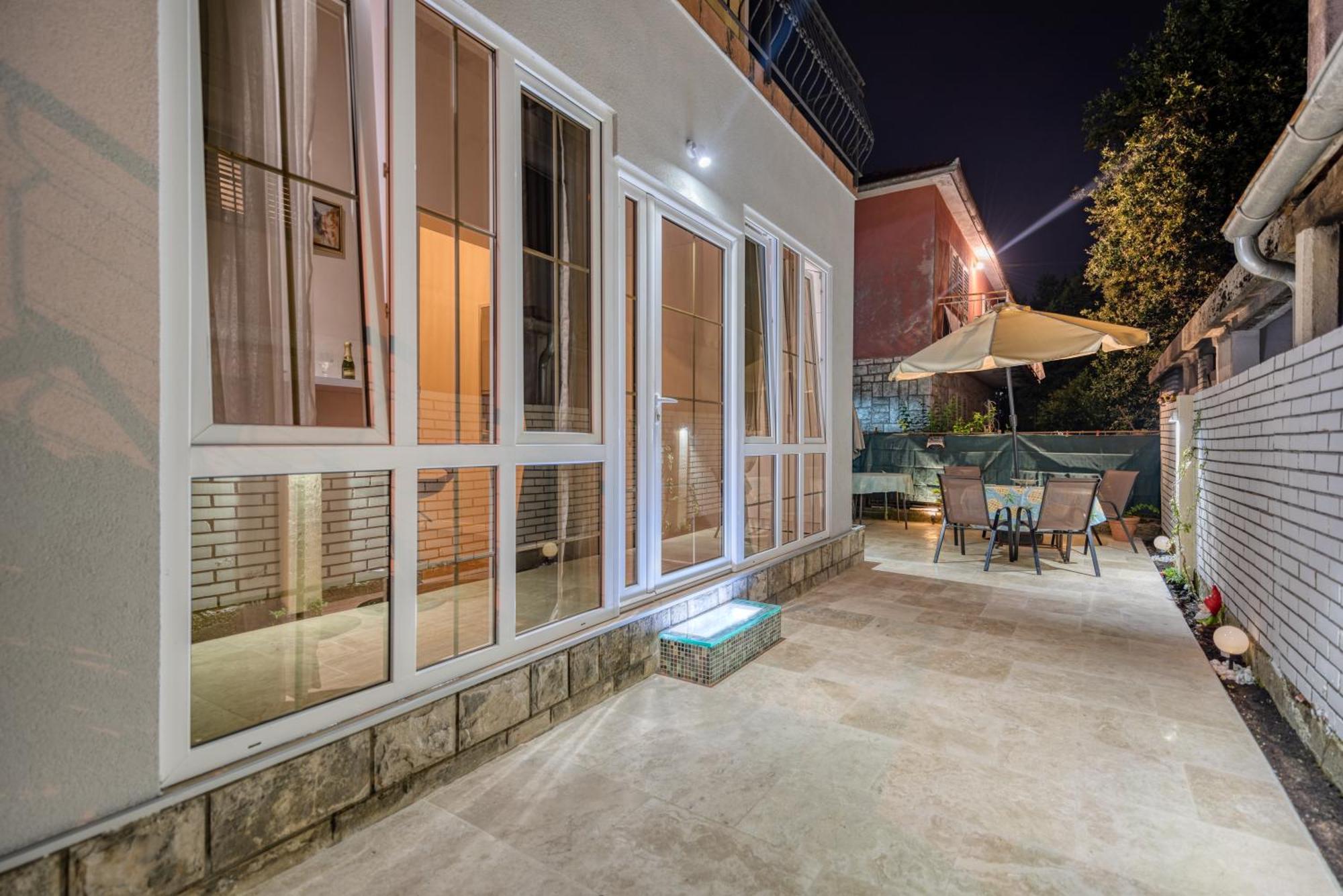 Apartments Vujosevic Tivat Exterior photo