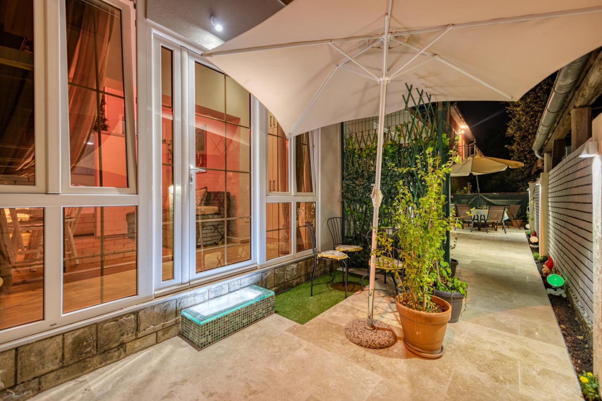 Apartments Vujosevic Tivat Exterior photo