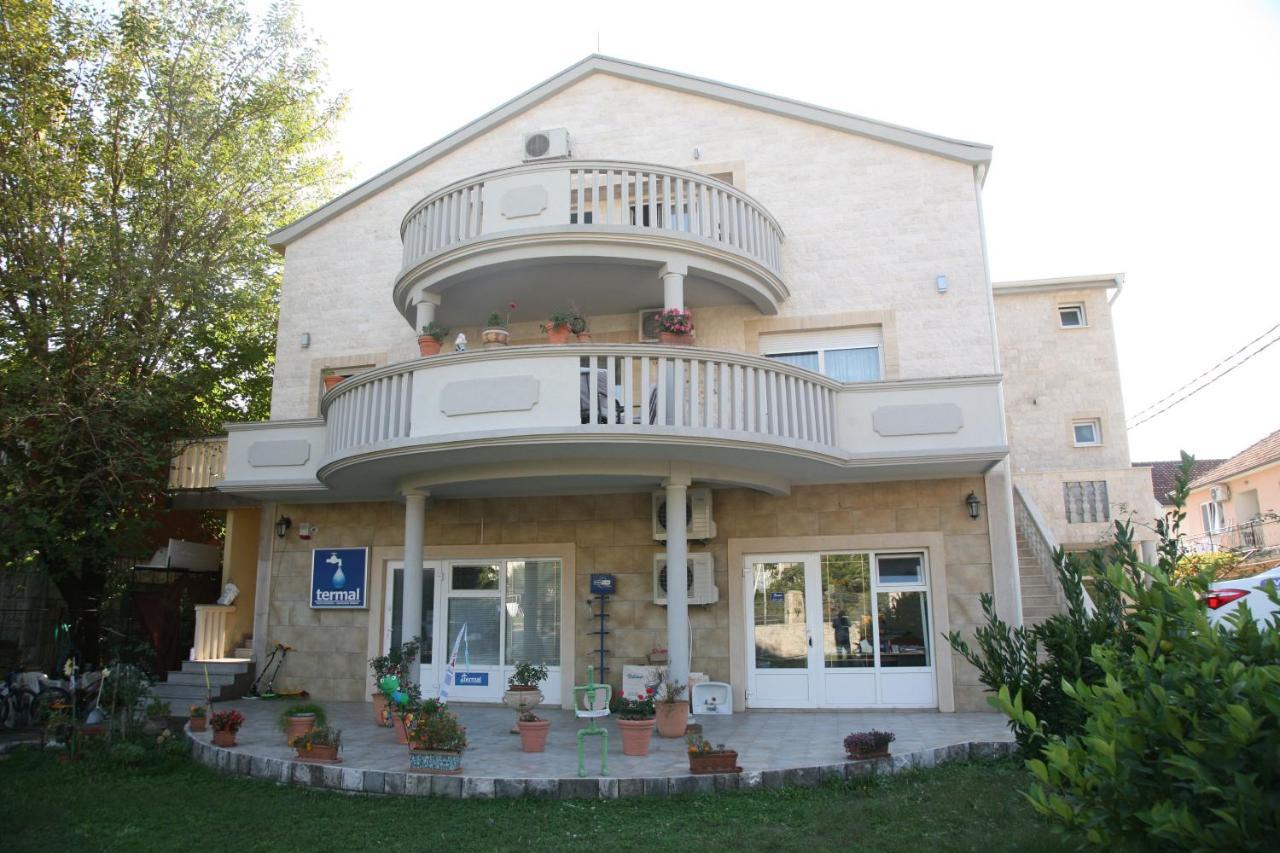 Apartments Vujosevic Tivat Exterior photo
